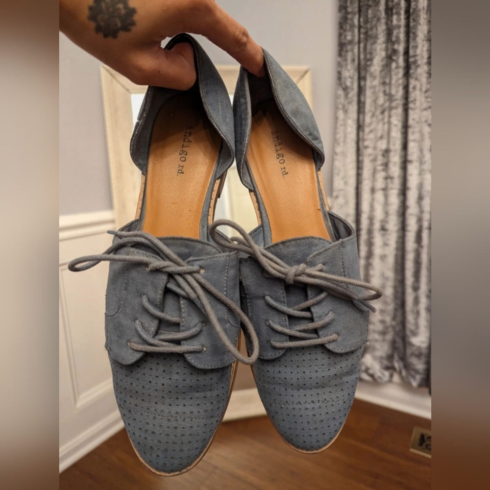 Indigo Rd. Woman's Suede Blue Oxford Flats Size 9